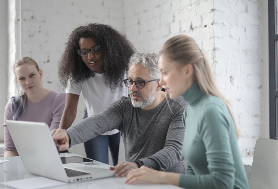Appaloosa vs Scalefusion MDM comparison. Photo by Andrea Piacquadio on Pexels