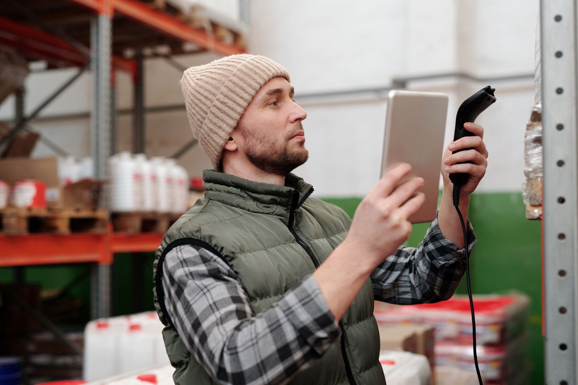 Shared devices managed by an MDM in a European warehouse