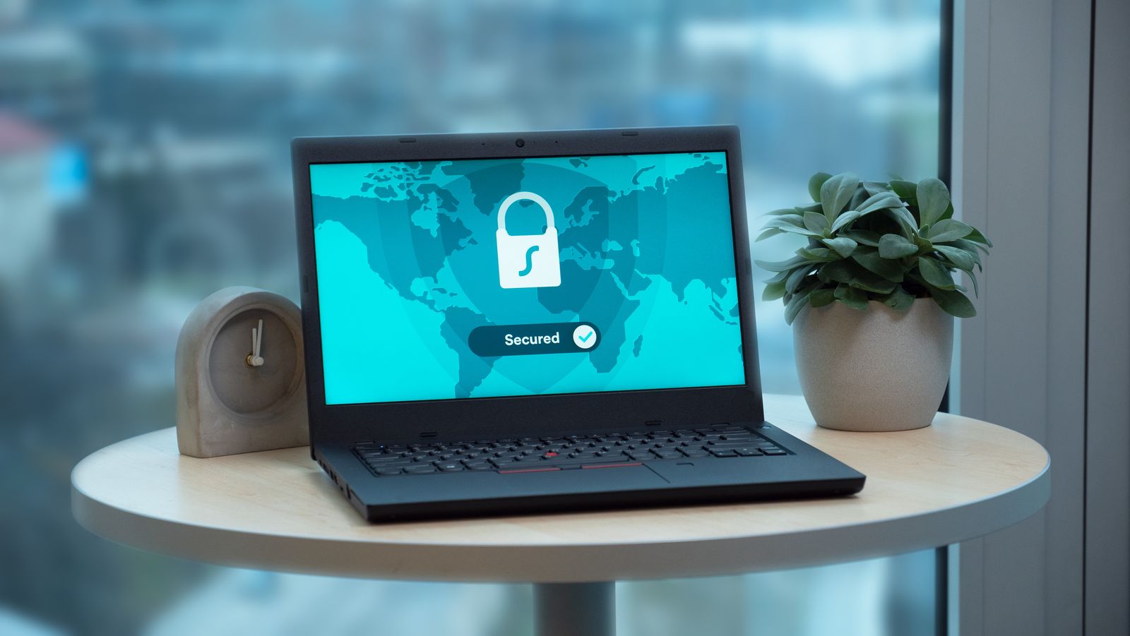 Chiffrement de disque imposé via MDM sur des ordinateurs portables. Photo par Dan Nelson sur Pexels